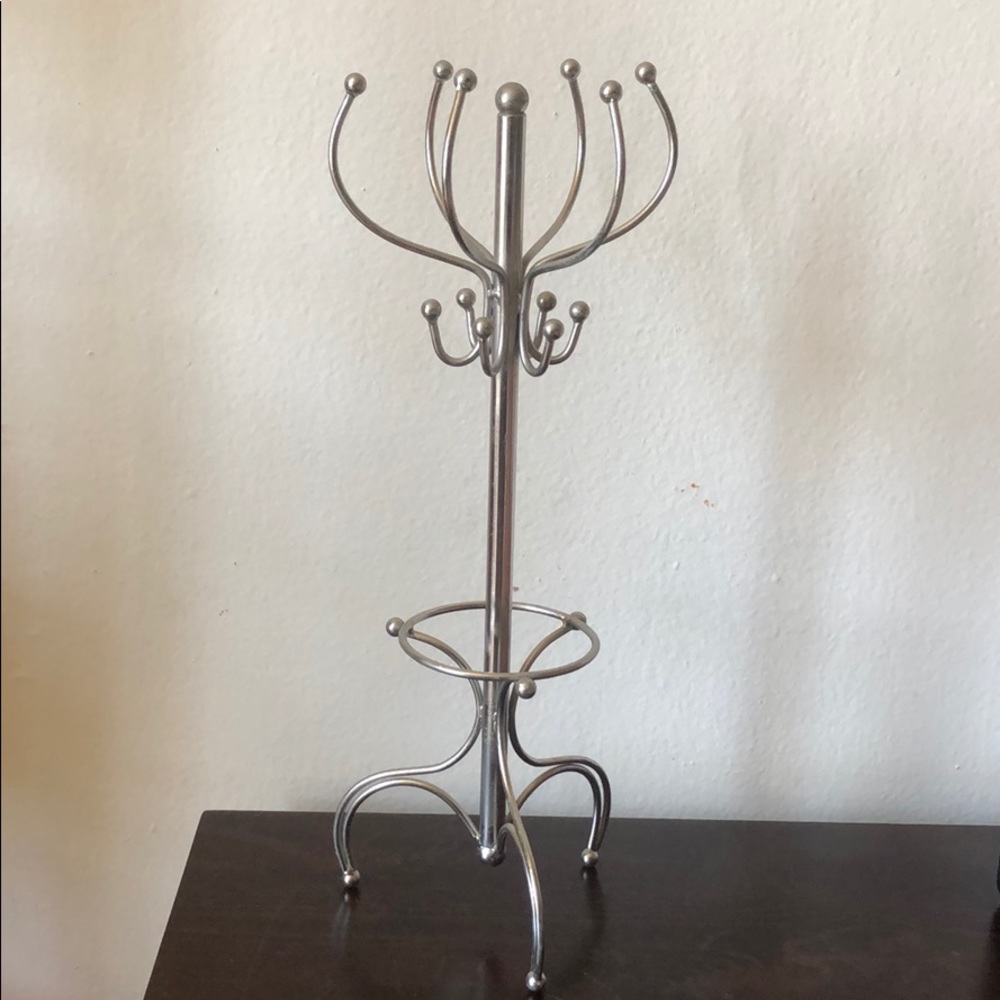 Necklace holder